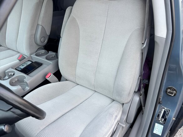 2006 Kia Carnival II, серый, 839000 рублей - вид 12