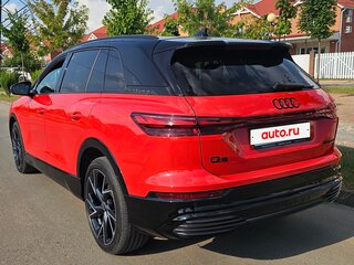2022 Audi Q5 e-tron 50, красный, 6950000 рублей, вид 4