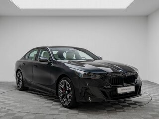 2026 BMW 5 серии 540d xDrive VIII (G60/G61/G68), чёрный, 13750000 рублей, вид 4