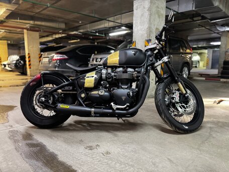 2020 Triumph Bonneville Bobber, чёрный, 1750000 рублей, вид 2