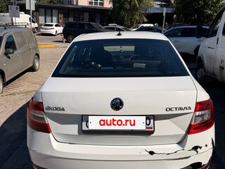 2017 Skoda Octavia III (A7) Рестайлинг, белый, 1000000 рублей, вид 2