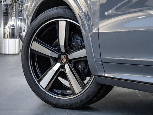 2026 Porsche Cayenne III Рестайлинг, серый, 20250000 рублей - вид 18