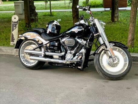 2018 Harley-Davidson Fat Boy, чёрный, 1990000 рублей, вид 1