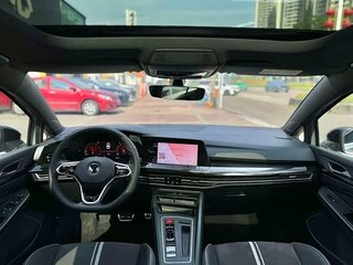 2023 Volkswagen Golf VIII, серый, 1730000 рублей, вид 5