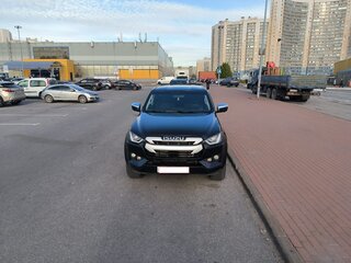 2024 Isuzu D-Max III, чёрный, 3200000 рублей, вид 2