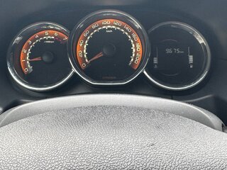 2025 Lada (ВАЗ) Largus Cross I Рестайлинг, белый, 1700000 рублей, вид 4
