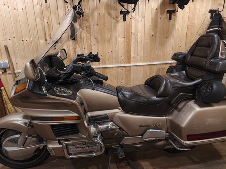 1988 Honda GL 1500 Gold Wing, бежевый, 460000 рублей, вид 2