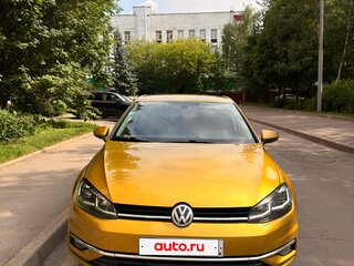 2018 Volkswagen Golf VII Рестайлинг, жёлтый, 1850000 рублей, вид 4