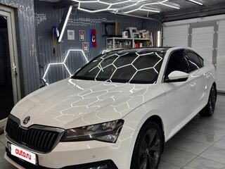 2021 Skoda Superb III Рестайлинг, белый, 2500000 рублей, вид 1