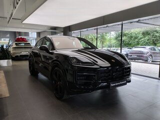 2026 Porsche Cayenne GTS Coupé III Рестайлинг, чёрный, 28890000 рублей, вид 2