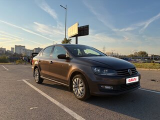 2016 Volkswagen Polo V Рестайлинг, коричневый, 900000 рублей, вид 1
