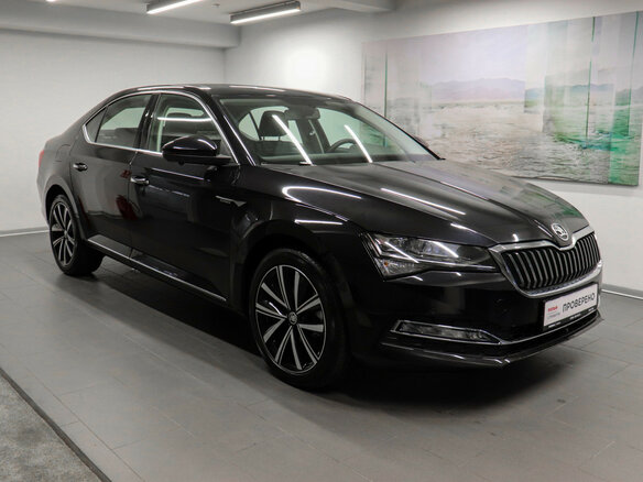 2025 Skoda Superb III Рестайлинг, чёрный, 3200000 рублей - вид 2