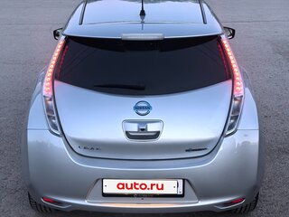 2017 Nissan Leaf 30kWh I (ZE0/AZE0), серебристый, 760000 рублей, вид 3