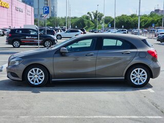 2013 Mercedes-Benz A-Класс 180 III (W176), серый, 1150000 рублей, вид 4