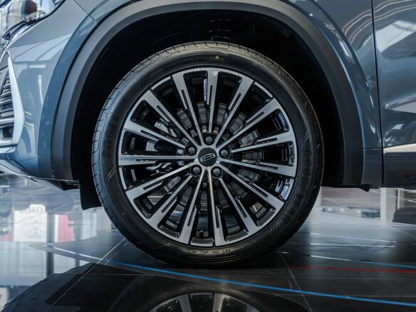 2026 Geely Monjaro I, серый - вид 6