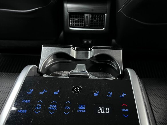 2021 Toyota Camry VIII (XV70) Рестайлинг, белый - вид 19