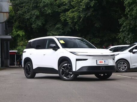 2026 Toyota bZ3X 50 kWh, белый, 2400000 рублей, вид 1