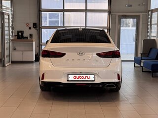 2017 Hyundai Sonata VII (LF) Рестайлинг, белый, 1600000 рублей, вид 3