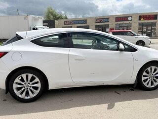 2012 Opel Astra GTC J Рестайлинг, белый, 640000 рублей, вид 3