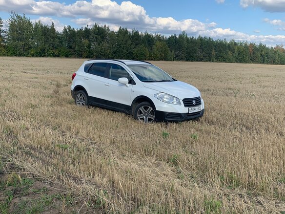 2014 Suzuki SX4 II (S-Cross), белый, 950000 рублей - вид 1