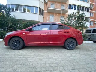 2017 Hyundai Solaris II, красный, 1200000 рублей, вид 2