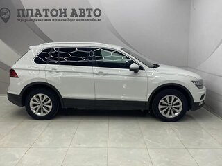 2017 Volkswagen Tiguan II, белый, 2095000 рублей, вид 4
