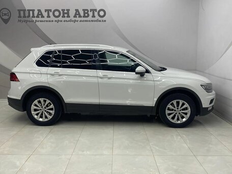 2017 Volkswagen Tiguan II, белый, 2095000 рублей, вид 4