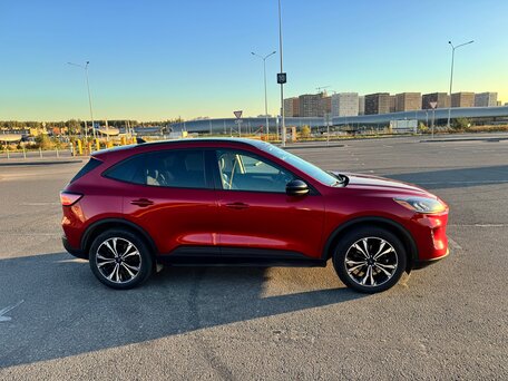 2022 Ford Escape IV, красный, 2480000 рублей, вид 2