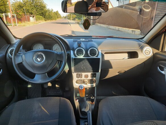 2011 Renault Sandero I, красный, 370000 рублей - вид 11