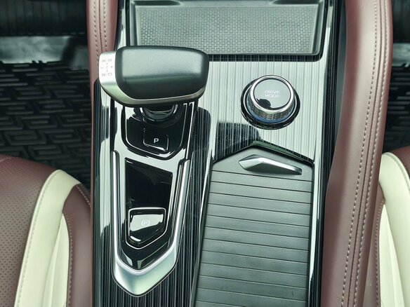 2024 Geely Monjaro I, белый - вид 23