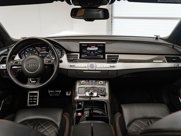 2016 Audi S8 III (D4) Рестайлинг, серебристый, 10900000 рублей - вид 15