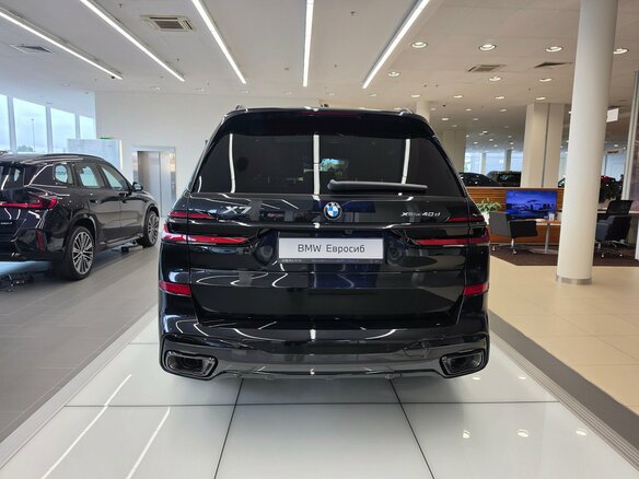 2026 BMW X7 40d I (G07) Рестайлинг, чёрный, 17490000 рублей - вид 5