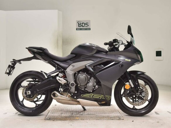 2024 Triumph Daytona 660, серый, 877000 рублей - вид 1
