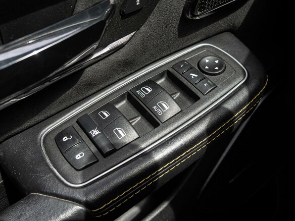 2023 Ram 1500 Crew Cab TRX V, жёлтый, 11920000 рублей - вид 31