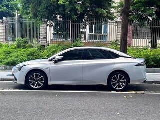 2023 Aion S Plus 70, серебристый, 1827033 рублей, вид 3