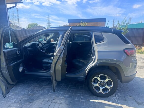 2022 Jeep Compass II Рестайлинг, серый, 2400000 рублей - вид 5