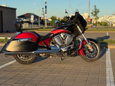 2015 Victory Cross Country, красный, 850000 рублей, вид 2