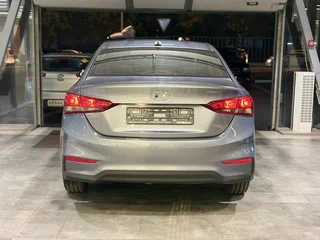 2019 Hyundai Solaris II, серый, 1266000 рублей, вид 4
