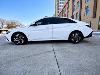 2023 Hyundai Elantra VII (CN7) Рестайлинг, белый, 1720000 рублей, вид 5