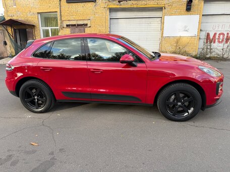 2021 Porsche Macan I Рестайлинг, красный, 5900000 рублей, вид 5