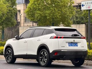 2023 Peugeot 2008 II, белый, 1506000 рублей, вид 4