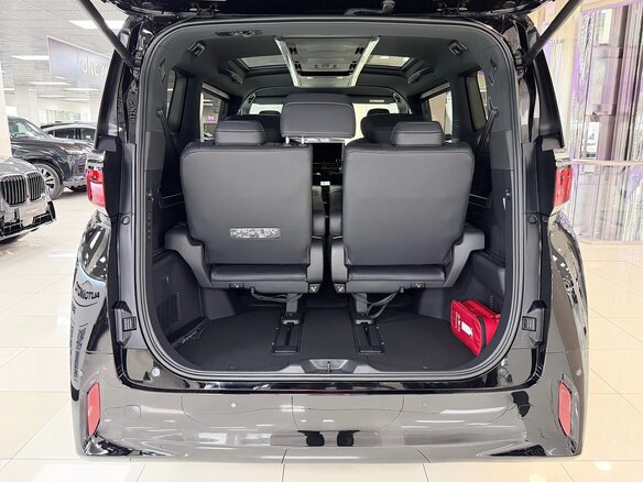 2025 Toyota Alphard IV, чёрный, 13499000 рублей - вид 10