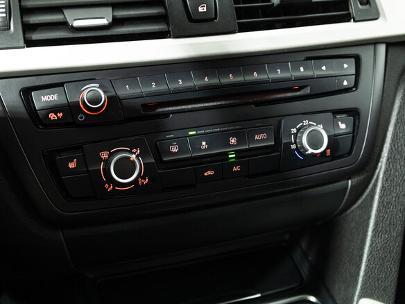 2015 BMW 3 серии 320i VI (F3x), чёрный - вид 15
