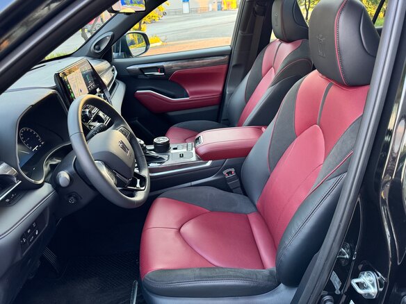 2024 Toyota Crown Kluger, чёрный, 6600000 рублей - вид 10
