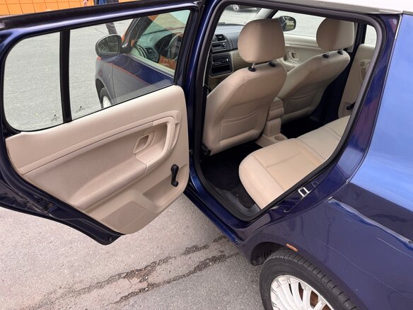 2011 Skoda Fabia II Рестайлинг, синий, 380000 рублей - вид 13