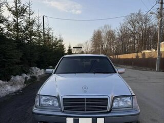 1998 Mercedes-Benz C-Класс 240 I (W202) Рестайлинг, серебристый, 200000 рублей, вид 2