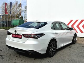 2021 Toyota Camry VIII (XV70) Рестайлинг, белый, 3750000 рублей, вид 5
