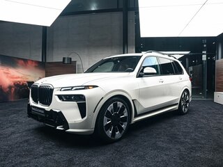 2022 BMW X7 40i I (G07) Рестайлинг, белый, 10290000 рублей, вид 1