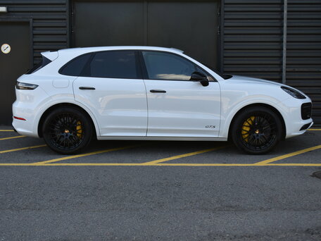 2022 Porsche Cayenne GTS III, белый, 14200000 рублей, вид 2