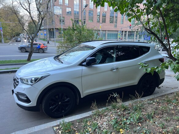 2017 Hyundai Santa Fe III Рестайлинг, белый, 2820000 рублей - вид 6